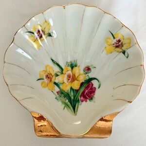 Vintage Japanese Hand Painted Porcelain Seashell Jewelry Trinket Dish Gold Trim